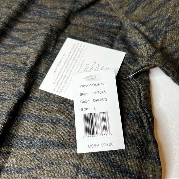 NWT Beyond Yoga Women's Olive Green Camo Crewneck Sweatshirt Relaxed Size L - Picture 8 of 10